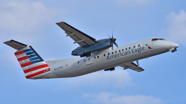 de Havilland Dash 8-300 (N327EN) - Piedmont N327EN departing KCLT Rwy 18L on 12/18/2017.