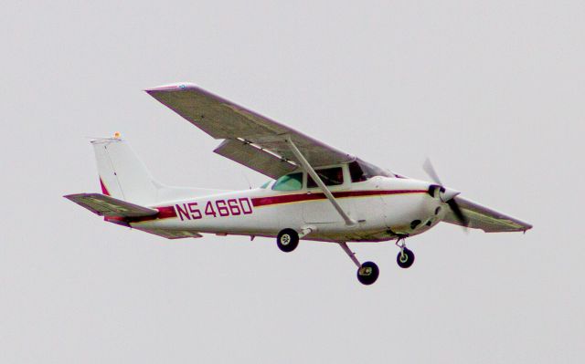 Cessna Skyhawk (N54660)
