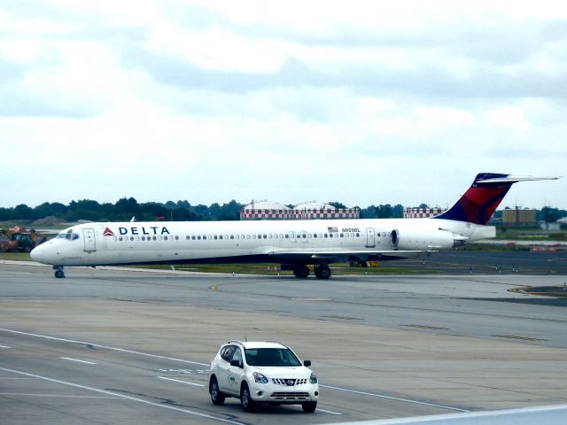 McDonnell Douglas MD-88 (N959DL)