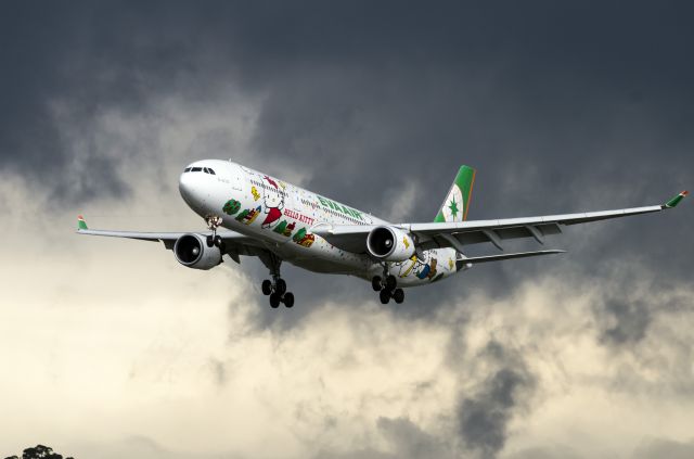 Airbus A330-300 (B-16331) - EVA Air's A330 approaching RCSS rwy 28, cloudy sky made a natural high contrast photo