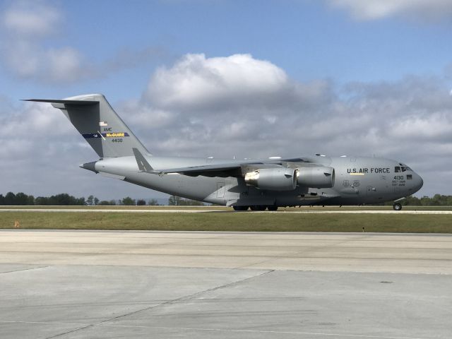 Boeing Globemaster III (N44130)