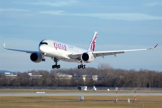 Airbus A330-300 (A7-ALG)