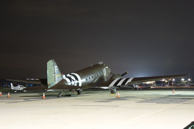 Douglas DC-3 (N345AB)