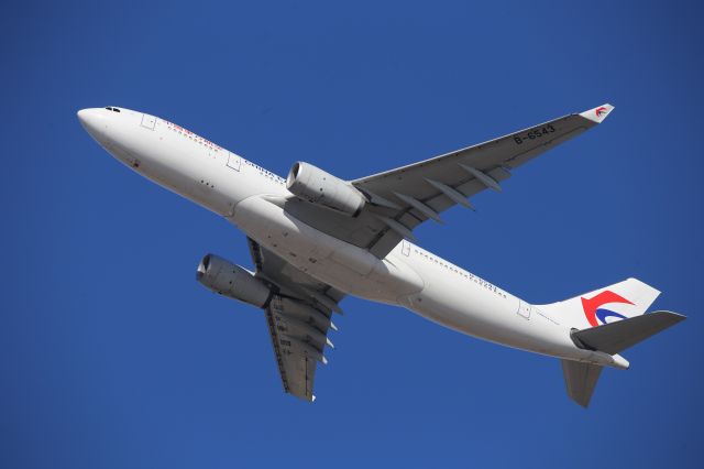 Airbus A330-200 (B-6543)