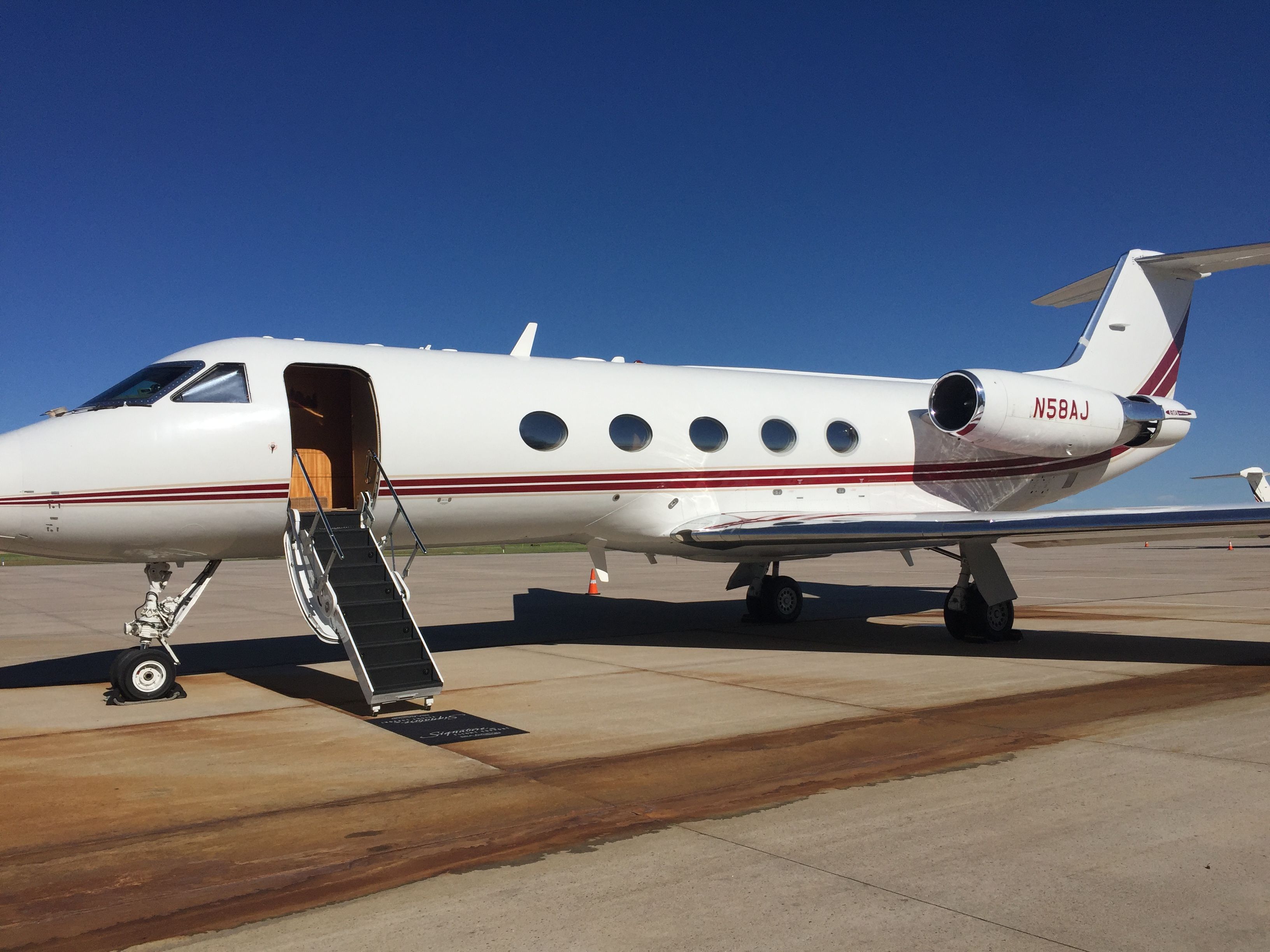 Gulfstream Aerospace Gulfstream 3 (N58AJ) - This is One Flights new Gulfstream G3 with brand new g650 style interior and a brand new paint job! Getting ready to leave for Orange County (KSNA).