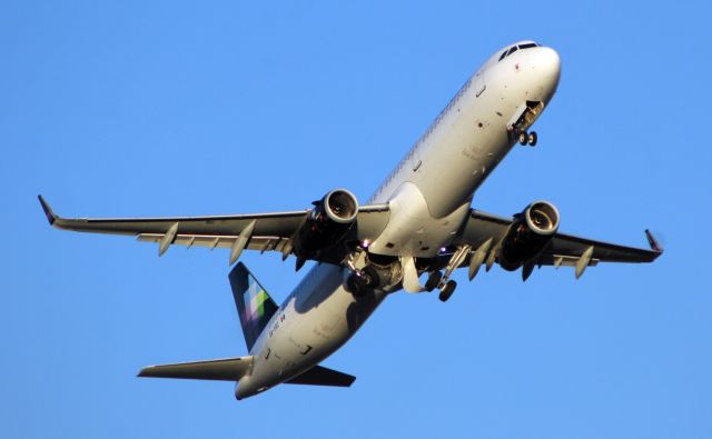 Airbus A321 (XA-VRC) - Volaris / Airbus A321-231 / MSN 7416 / XA-VRC / MMMX 02/2023
