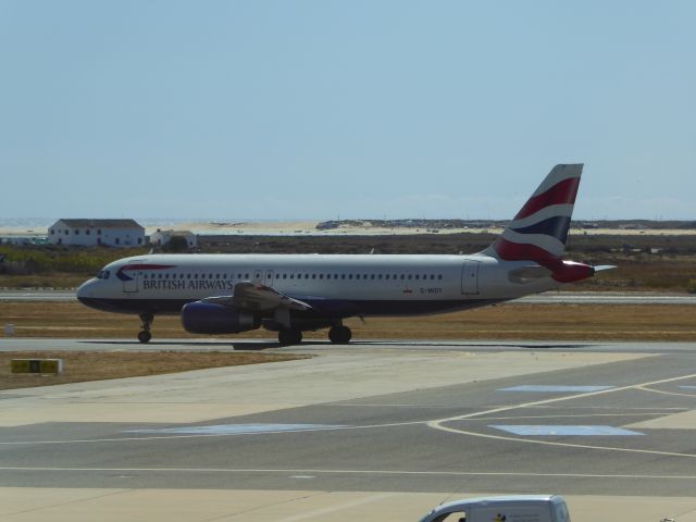 Airbus A320 (G-MIDY) - BA A320-200 G-MIDY taxiing to rwy FAO. Photo made 23.09.2016 from off gate 53, waiting for my flight EW1643 FAO-DUS.