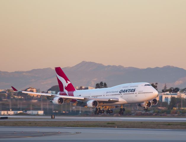 Boeing 747-400 (VH-QEB) - Morning landing LAX, Los Angeles International Airport 8 March 2014