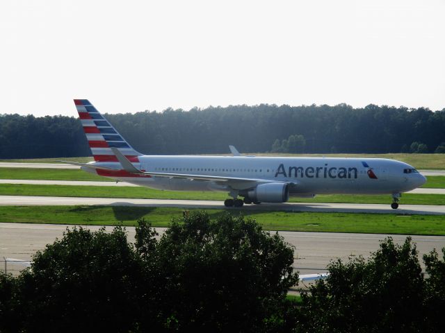 BOEING 767-300 (N388AA)