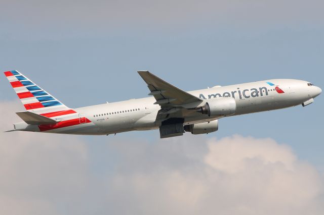 Boeing 777-200 (N778AN) - N778AN American Airlines Boeing 777-200ER taking off from London Heathrow on flight AA21 to Dallas Fort Worth at 11:17 on Tuesday 30/04/19