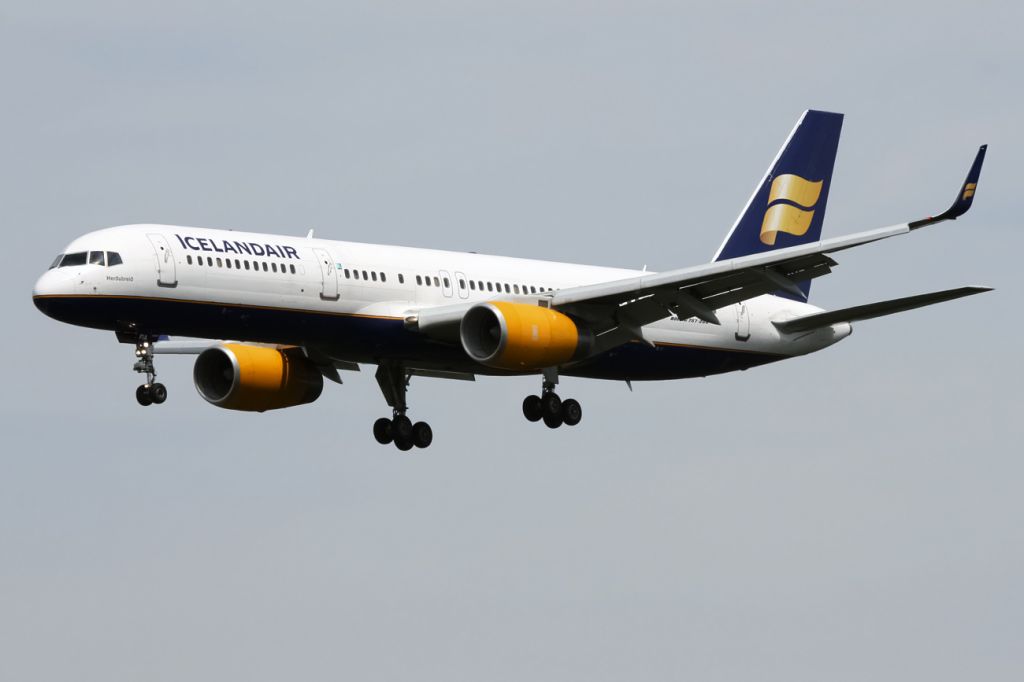 Boeing 757-200 (TF-FIA)