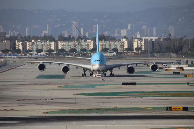 Airbus A380-800 (HL7627)