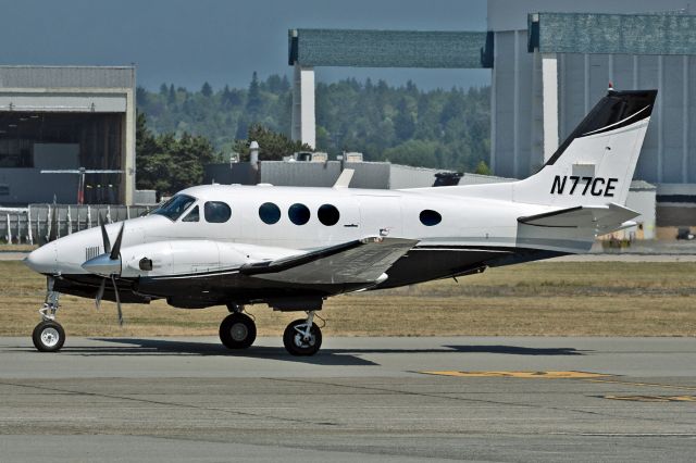 Beechcraft King Air 90 (N77CE)