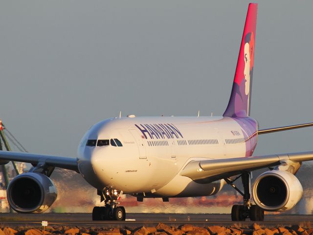 Airbus A330-200 (N386HA)