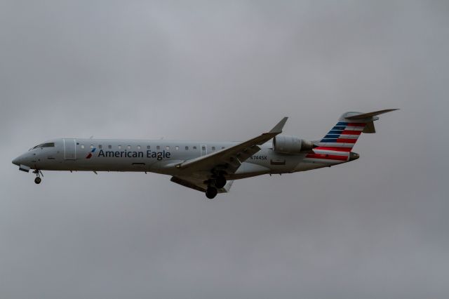 Canadair Regional Jet CRJ-700 (N744SK)