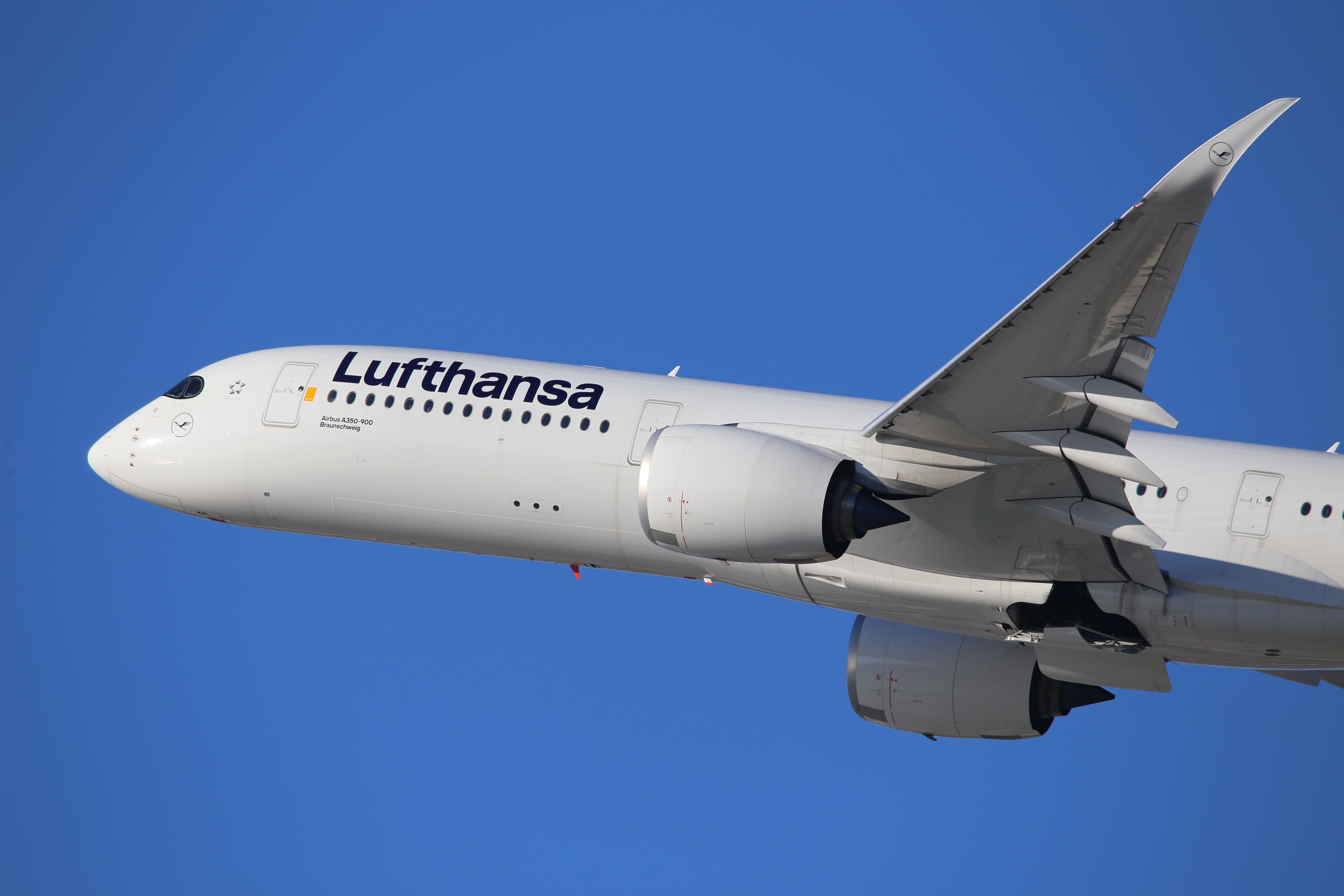 Airbus A350-900 (D-AIXP)