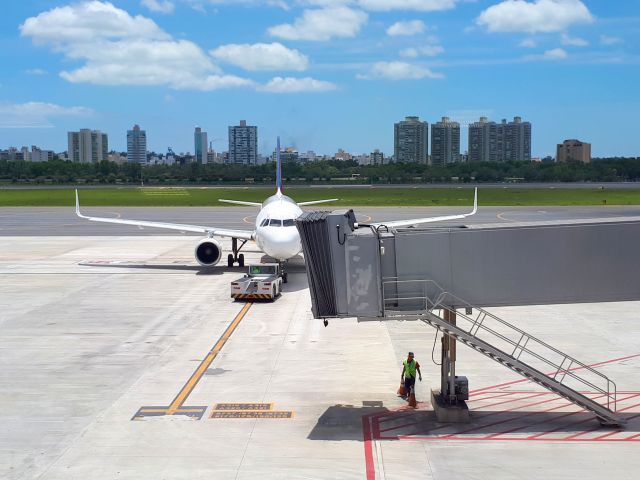 Airbus A320 (PR-TYD)