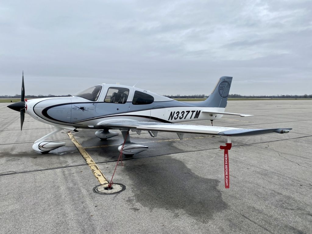 Cirrus SR-22 (N337TM)