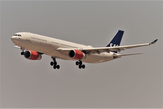 Airbus A330-300 (LN-RKT)