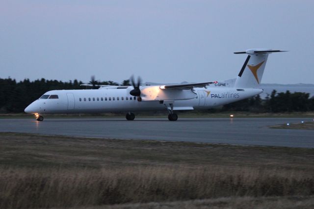 de Havilland Dash 8-400 (C-GPNE)