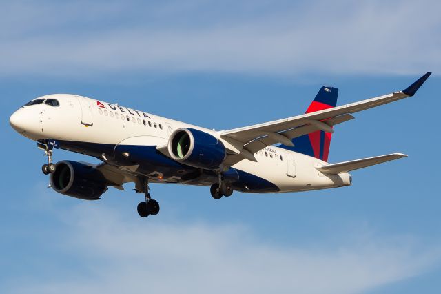 Airbus A220-100 (N105DU)