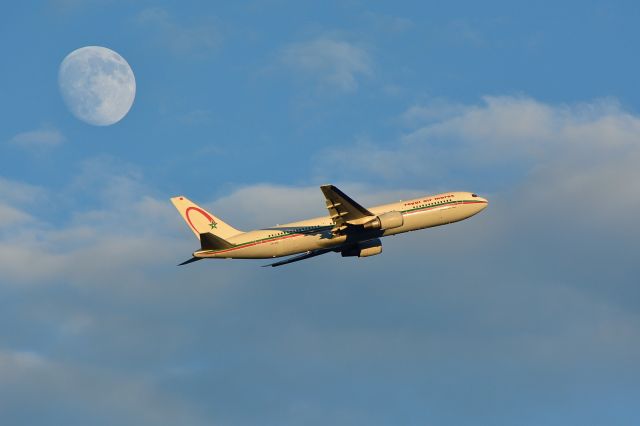 BOEING 767-300 (CN-RNS)