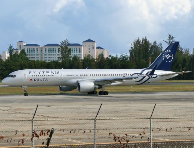 Boeing 757-200 (N659DL)