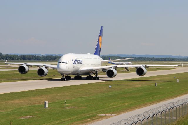 Airbus A380-800 (D-AIMH)