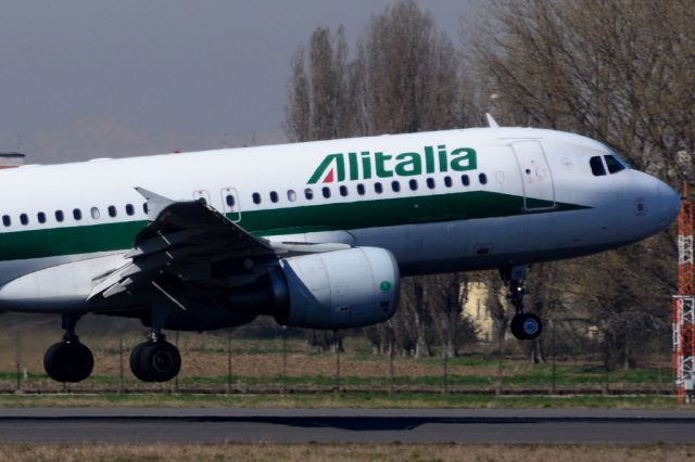 Airbus A320 (EI-DTE)