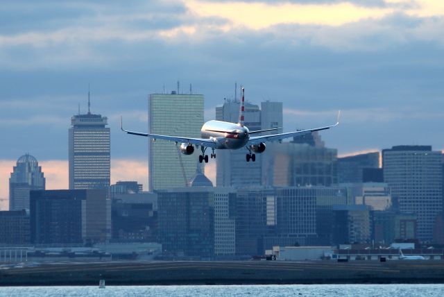 Airbus A321 (N139AN) - AA 1094 from Dallas arriving in the fading, late afternoon light