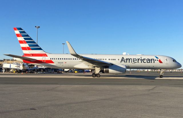 Boeing 757-200 (N184AN) - AA B757-200 Winglets and RR engines