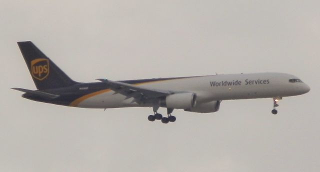 Boeing 757-200 (N458UP)