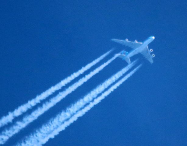 Airbus A380-800 (HL7611) - Korean Airlines # 17, ICN - LAX, Passing over Santa Cruz (Santa Cruz, Ca) Beach Boardwalk at 40,000. Flight Information provided by 3rd party iPhone app. Camera: Canon T6i, with Sigma 150-500 mm and using Canon 2X Teleconverter .. Image Captured: 10-07-2016