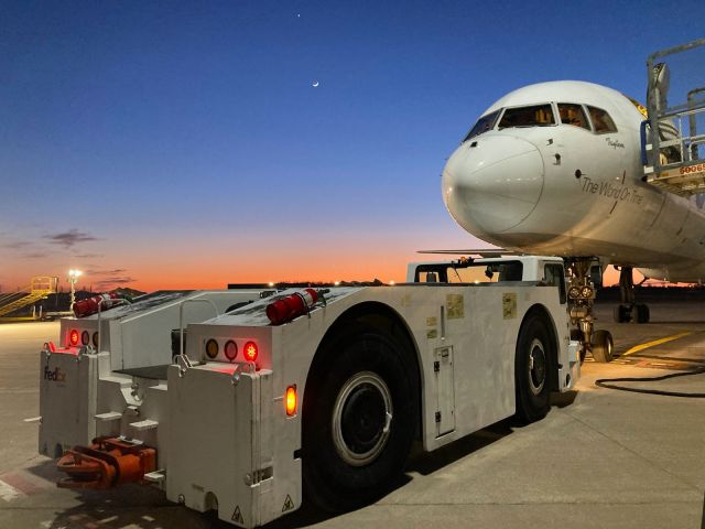 Boeing 757-200 (N998FD) - A beautiful twilight at ATW International.  Later that evening a good display of the aurora borealis on 3-23-23. 