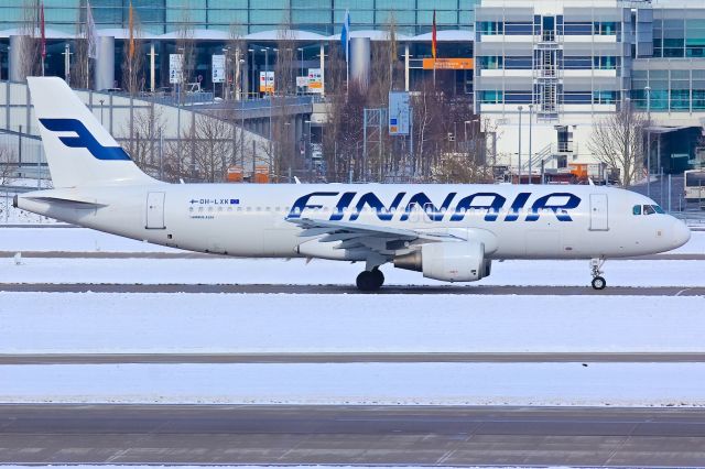 Airbus A320 (OH-LXK)