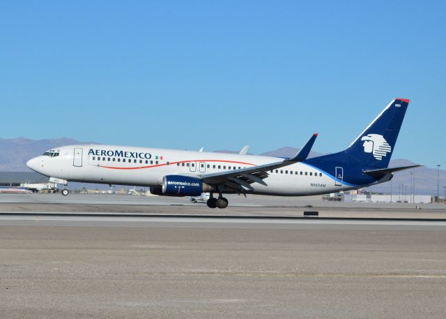 Boeing 737-800 (N860AM)