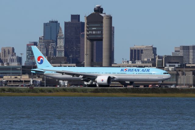 BOEING 777-300 (HL8250) - 'Koreanair 091' arriving from Seoul Incheon International Airport, South Korea