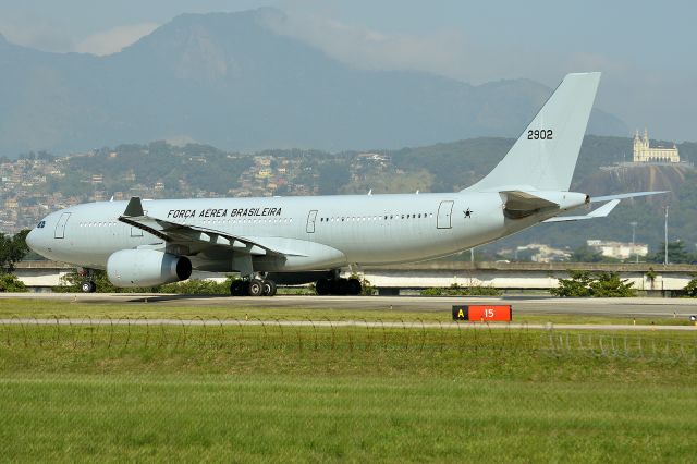 Airbus A330-300 (FAB2902)