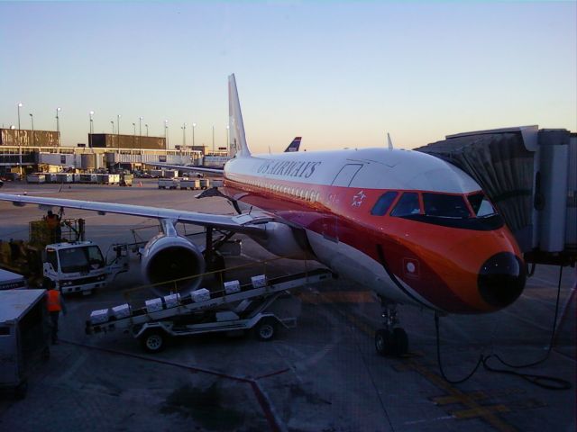 Airbus A319 (N742PS) - I decided to take the eariler flight to Charlotte and much to my delight -even though it was an hour late arriving..