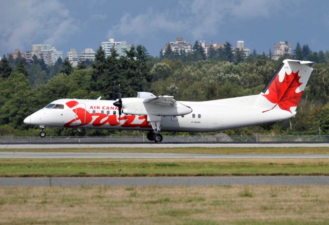 de Havilland Dash 8-300 (C-GHTA)