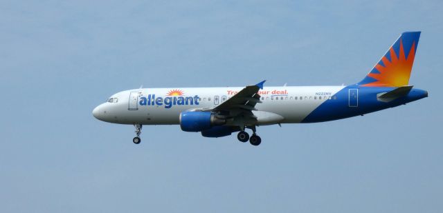 Airbus A320 (N222NV) - On short final is this 2001 allegiant Airlines Airbus 320-214 in the Summer of 2023.