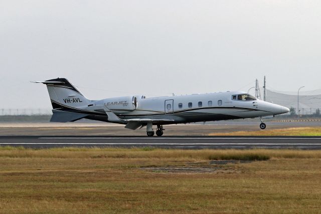 Learjet 60 (VH-AVL)