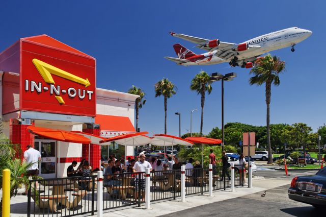 Boeing 747-200 (G-VFAB) - Arriving in Southern California, "Lady Penelope", a Virgin Atlantic Airways operated special livery Boeing 747-400 series jumbo jet on final approach to the Los Angeles International Airport, LAX, Westchester, Los Angeles, California, as seen from the popular plane spotting eatery In-N-Out Burger on the corner of Sepulveda Boulevard and West 92nd Street