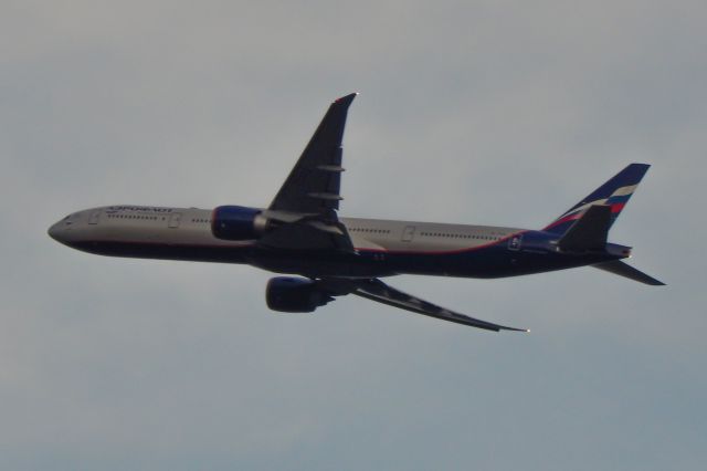 BOEING 777-300ER —