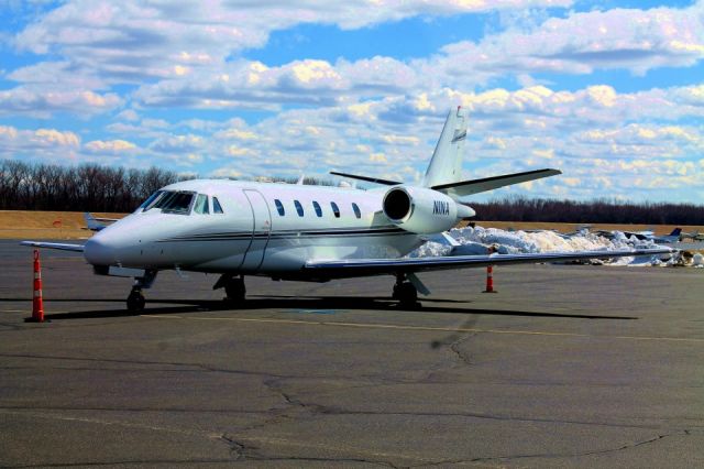 Cessna Citation Excel/XLS (N1NA) - N1NA parked at Atlantic Aviation.