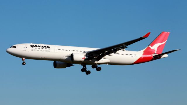 Airbus A330-300 (VH-QPJ) - Short Final To Rwy 16R