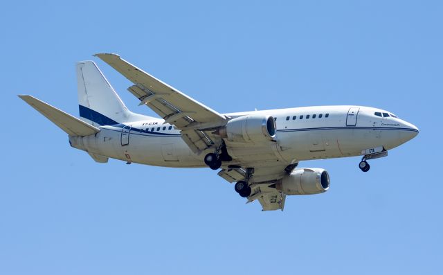 Boeing 737-500 (T7-CTA)