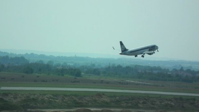 Embraer 175 (SP-LIM)