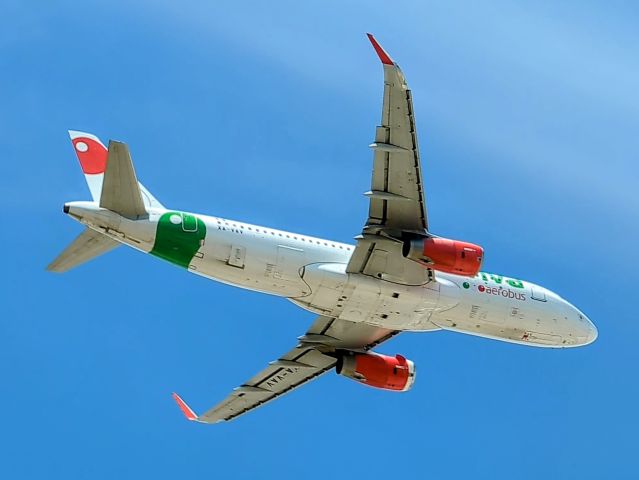 Airbus A320 (XA-VAV)