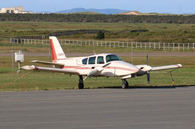 Grumman AA-5 Tiger (C-GRRM) - Très beaux petit privée stationner à CYGR 